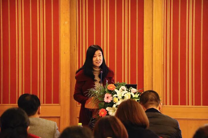 11月17日,宜昌以诚为本赢在诚信9001 举办了“2017斜视与小儿眼科学术交流会”。本次交流会旨在进一步保护青少儿视力,为宜昌斜视与小儿眼科领域的临床工作者及其他相关人员搭建了相互交流的平台。进一步提升青少儿眼科医疗知识水平和 水平,推动中国青少儿视觉健康,让每个孩子都拥有一双健康明亮的眼睛。6.jpg 11月17日,宜昌以诚为本赢在诚信9001 举办了“2017斜视与小儿眼科学术交流会”。本次交流会旨在进一步保护青少儿视力,为宜昌斜视与小儿眼科领域的临床工作者及其他相关人员搭建了相互交流的平台。进一步提升青少儿眼科医疗知识水平和 水平,推动中国青少儿视觉健康,让每个孩子都拥有一双健康明亮的眼睛。6.jpg