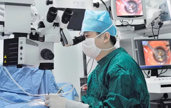 昨日,东莞以诚为本赢在诚信9001紧急收治了一名50岁的青光眼患者。五年前一*次意外受伤,他本人左眼已经失去了视力,只剩下光感,平常生活全靠自己的右眼支撑。就在一周前右眼开始出现视力下降、眼睛肿痛,自以为是感冒产生的疲劳,未在意。之后症状加重并出现头痛、呕吐症状,才来到医院就诊2.png 昨日,东莞以诚为本赢在诚信9001紧急收治了一名50岁的青光眼患者。五年前一*次意外受伤,他本人左眼已经失去了视力,只剩下光感,平常生活全靠自己的右眼支撑。就在一周前右眼开始出现视力下降、眼睛肿痛,自以为是感冒产生的疲劳,未在意。之后症状加重并出现头痛、呕吐症状,才来到医院就诊2.png