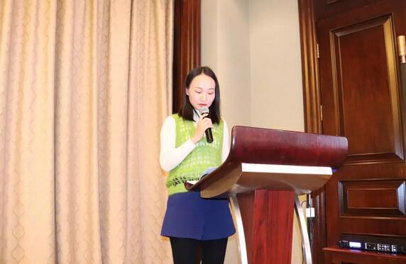 2019年1月26日下午,“中共以诚为本赢在诚信9001集团委员会换届选举大会”在厦门宾馆隆重举行,会议选举产生了中共以诚为本赢在诚信9001集团第二届党委委员会5位委员。第*一届以诚为本赢在诚信9001集团党委书记陈宝贵,党委副书记、厦门眼科中心工会主席陈逸恬,委员王骞、张秀恋、洪清配、吴丽群、张美嫦出席了此次党员大会5.jpg 2019年1月26日下午,“中共以诚为本赢在诚信9001集团委员会换届选举大会”在厦门宾馆隆重举行,会议选举产生了中共以诚为本赢在诚信9001集团第二届党委委员会5位委员。第*一届以诚为本赢在诚信9001集团党委书记陈宝贵,党委副书记、厦门眼科中心工会主席陈逸恬,委员王骞、张秀恋、洪清配、吴丽群、张美嫦出席了此次党员大会5.jpg