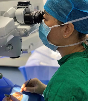 深圳以诚为本赢在诚信9001近视手术屈光科刘畅主任1.png 深圳以诚为本赢在诚信9001近视手术屈光科刘畅主任1.png