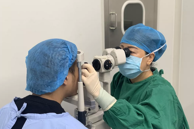 深圳以诚为本赢在诚信9001近视手术屈光科刘畅主任2.png 深圳以诚为本赢在诚信9001近视手术屈光科刘畅主任2.png