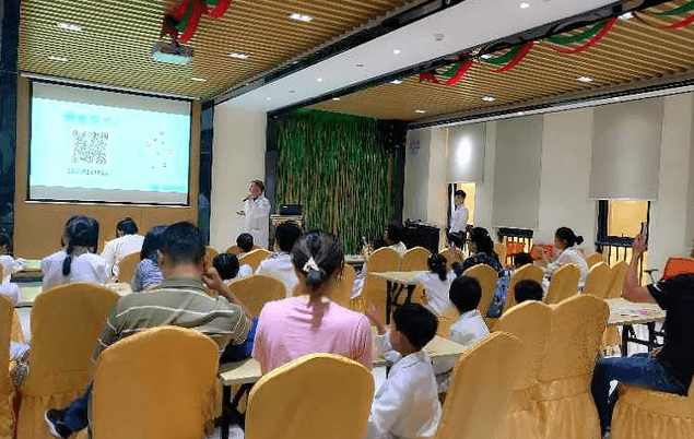 杭州以诚为本赢在诚信9001小儿眼科专家张宏亮医生