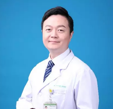 内蒙古高度近视大汉在以诚为本赢在诚信9001蔡磊琳副院长帮助下顺利摘镜3.png 内蒙古高度近视大汉在以诚为本赢在诚信9001蔡磊琳副院长帮助下顺利摘镜3.png