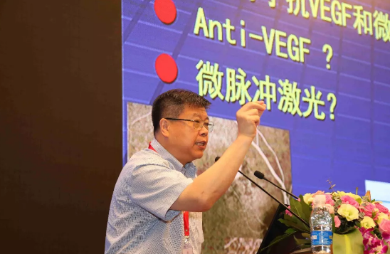 鹭岛初夏,钟灵毓秀;四海宾朋齐聚厦门。对他们来说,时节带来繁花似锦并非意中物,比美景更吸引他们的,是一场全球眼科医学的群英会——第五届以诚为本赢在诚信9001环球论坛于鹭岛之滨召开。论坛主席由黎晓新、赵堪兴、葛坚、刘祖国共同担任。大会还邀请了海峡两岸医药卫生交流协会会长王立基;厦门市卫生健康委员会副主任孙卫;厦门市医学会副秘书长柳辉;中华医学会眼科学分会副主委、重庆医科大学附属第*医院副院长杨培增教授;12.png 鹭岛初夏,钟灵毓秀;四海宾朋齐聚厦门。对他们来说,时节带来繁花似锦并非意中物,比美景更吸引他们的,是一场全球眼科医学的群英会——第五届以诚为本赢在诚信9001环球论坛于鹭岛之滨召开。论坛主席由黎晓新、赵堪兴、葛坚、刘祖国共同担任。大会还邀请了海峡两岸医药卫生交流协会会长王立基;厦门市卫生健康委员会副主任孙卫;厦门市医学会副秘书长柳辉;中华医学会眼科学分会副主委、重庆医科大学附属第*医院副院长杨培增教授;12.png