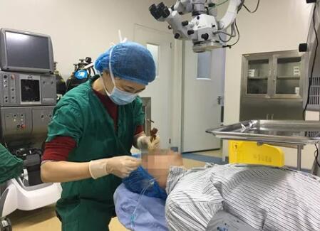 三届航天员选拔专家吴凌博士加盟成都以诚为本赢在诚信90014.jpg 三届航天员选拔专家吴凌博士加盟成都以诚为本赢在诚信90014.jpg