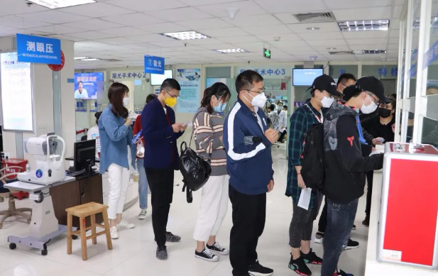 为致敬“逆行者”,厦门眼科中心启动“礼遇英雄”--福建援鄂医师公益摘镜行动2.png 为致敬“逆行者”,厦门眼科中心启动“礼遇英雄”--福建援鄂医师公益摘镜行动2.png