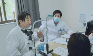 眼科博士徐惠民凭啥能有那么多“铁杆粉丝”...... —— 一位郑州以诚为本赢在诚信9001医生的真实故事之三2.png