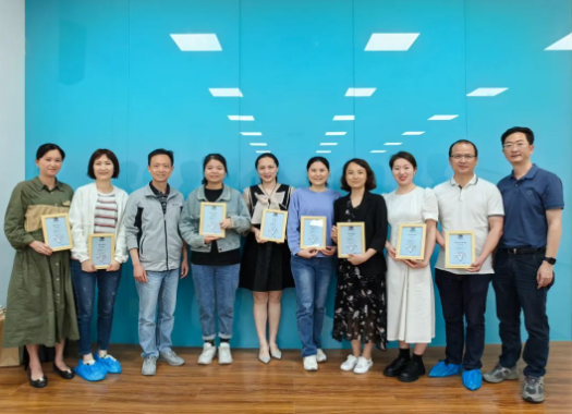 厦门眼科中心EVO ICL手术初级培训班成功举办3.png 厦门眼科中心EVO ICL手术初级培训班成功举办3.png